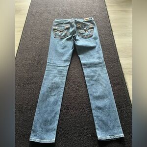 American eagle jeans w/bling on pockets. Size 6.